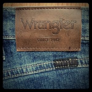 Wrangler Regular Taper Medium Washed Jeans NWT